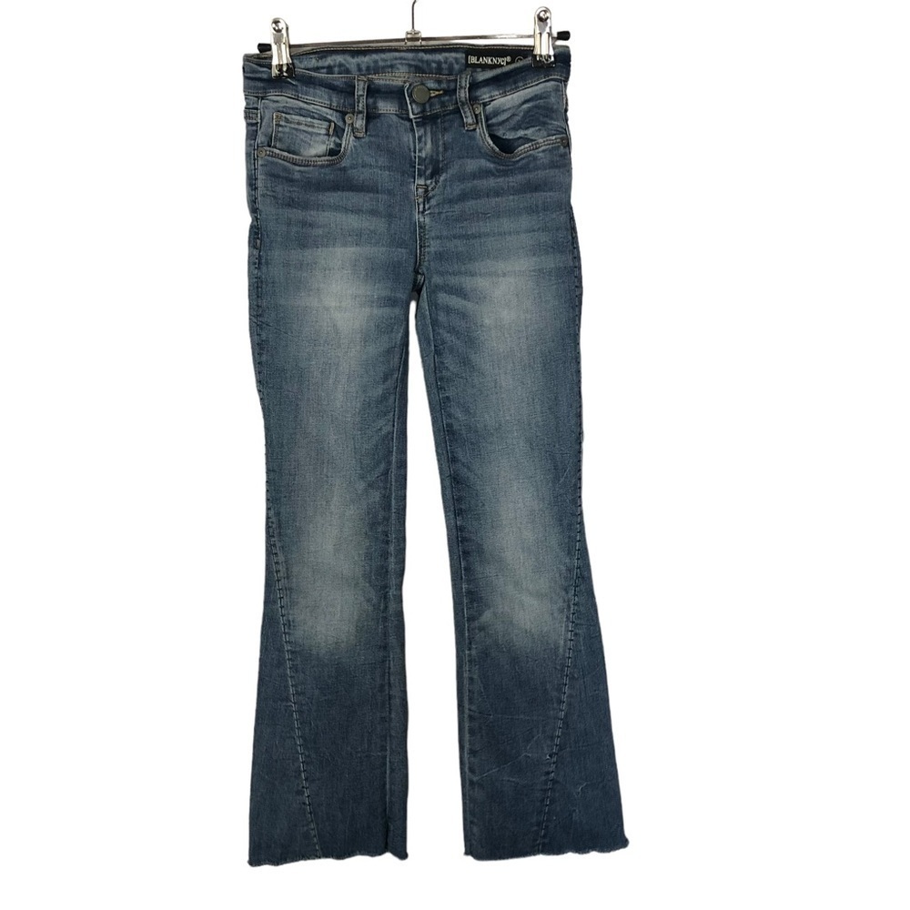 BlankNYC Medium Blue Wash Low Rise‎ Kick Boot Crop Jeans 23